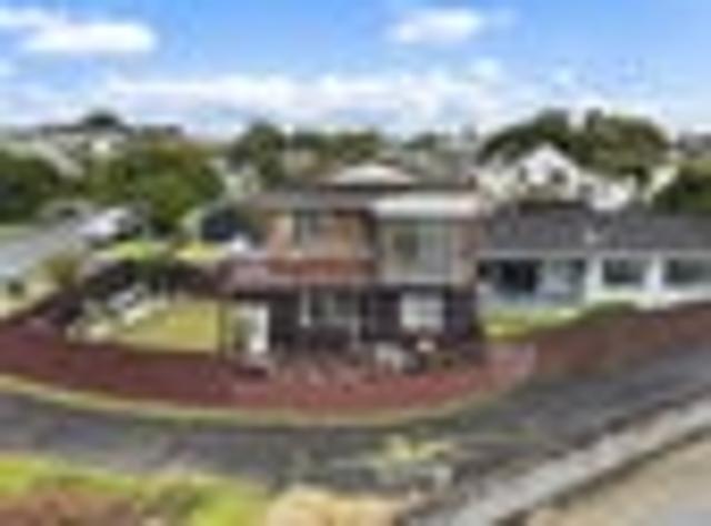 House for sale in Kelston