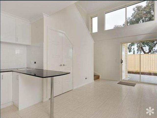 Townhouse for rent in Hamilton Hill, Western Australia