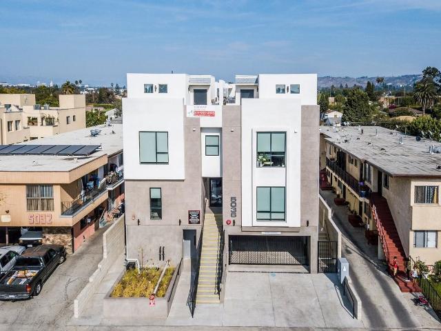 Apartment for rent in Canoga Park, California