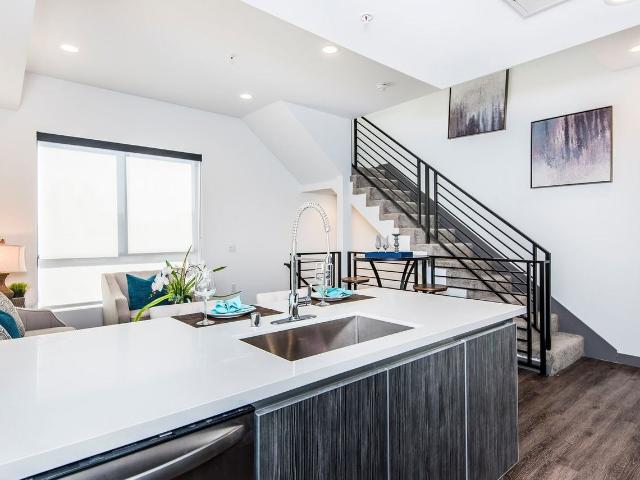 Apartment for rent in Canoga Park, California