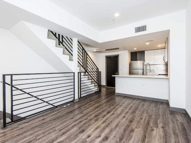 Apartment for rent in Canoga Park, California