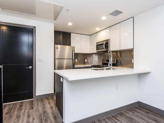 Apartment for rent in Canoga Park, California