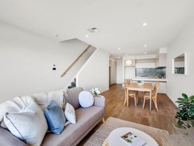 Townhouse for rent in Port Adelaide, Adelaide