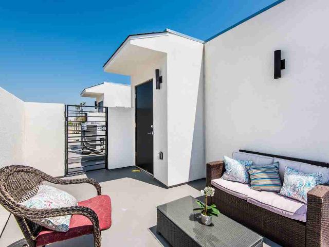 Apartment for rent in Canoga Park, California
