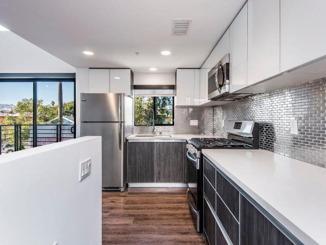 Apartment for rent in Canoga Park, California