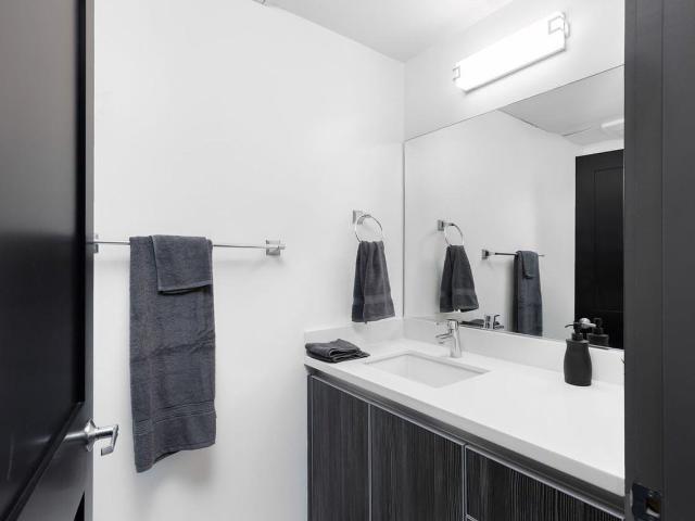 Apartment for rent in Canoga Park, California