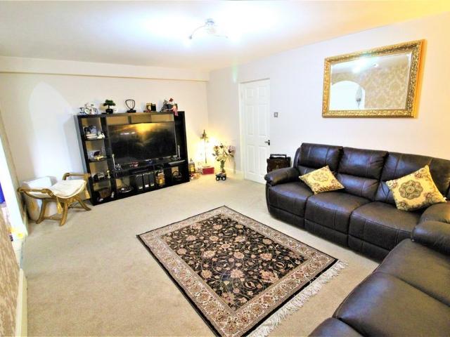 Apartment for rent in London Borough of Ealing, Hanwell