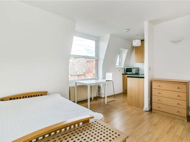 Studio for rent in West Kensington, Greater London