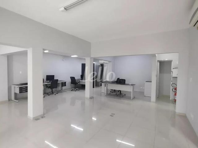 Ponto Comercial aluguel em Região Imediata de São Paulo, Região Metropolitana de São Paulo