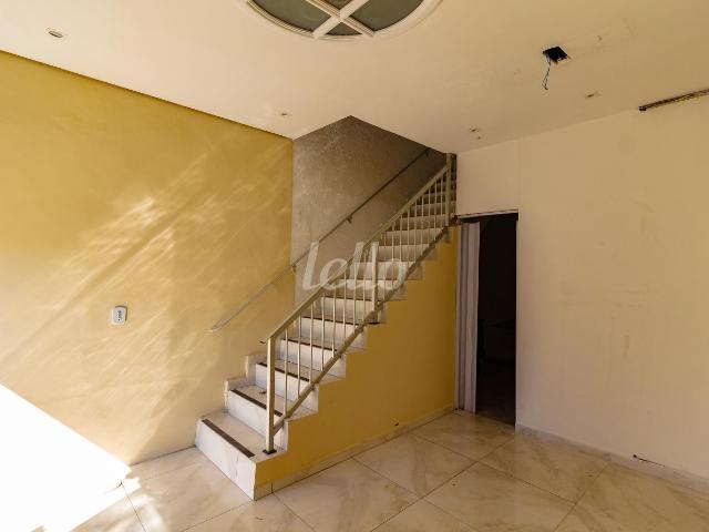 Ponto Comercial aluguel em Região Imediata de São Paulo, Região Metropolitana de São Paulo