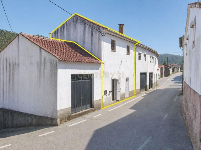 Loja alugar em Poiares (Santo André), Vila Nova De Poiares