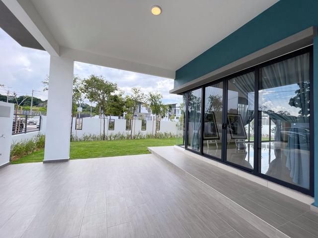 Terraced House for sale in Malaka