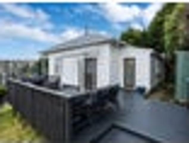 House for sale in Otakou