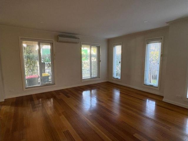 Townhouse for rent in Camerons Creek, Victoria