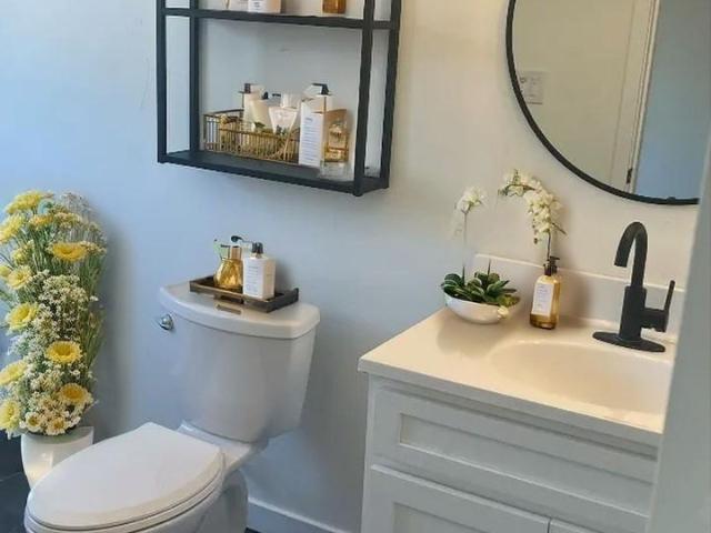 Apartment for rent in Canoga Park, California