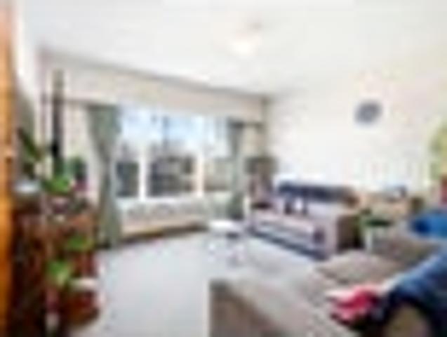 House for sale in Chaslands, Canterbury