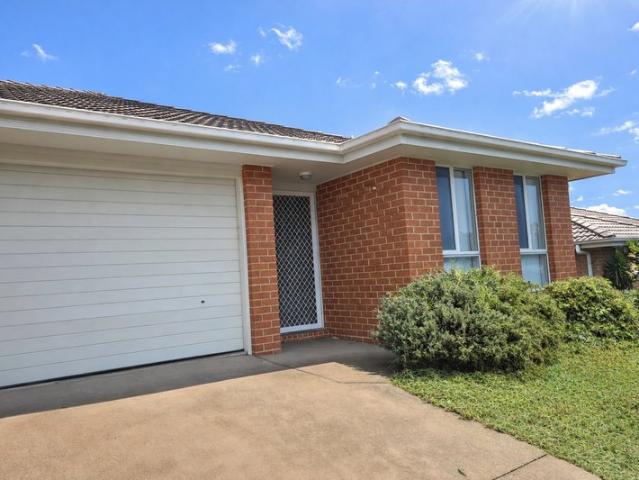 Duplex for rent in Worrigee, Shoalhaven City Council