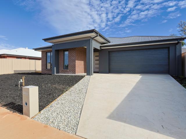 House for sale in Red Cliffs