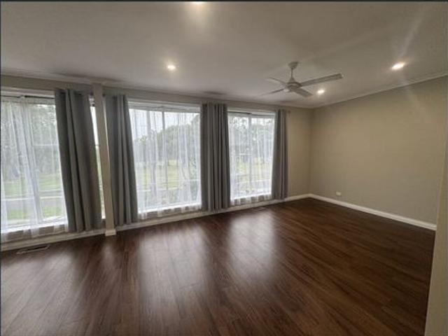 House for rent in Churchill, Victoria
