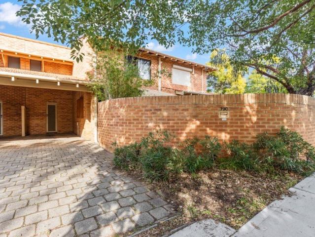 Townhouse for sale in Como, Western Australia