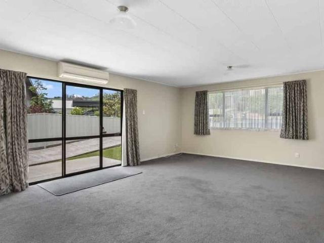 Townhouse for rent in Otakou