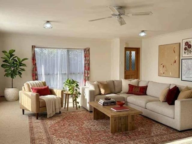 Townhouse for rent in Awhitu
