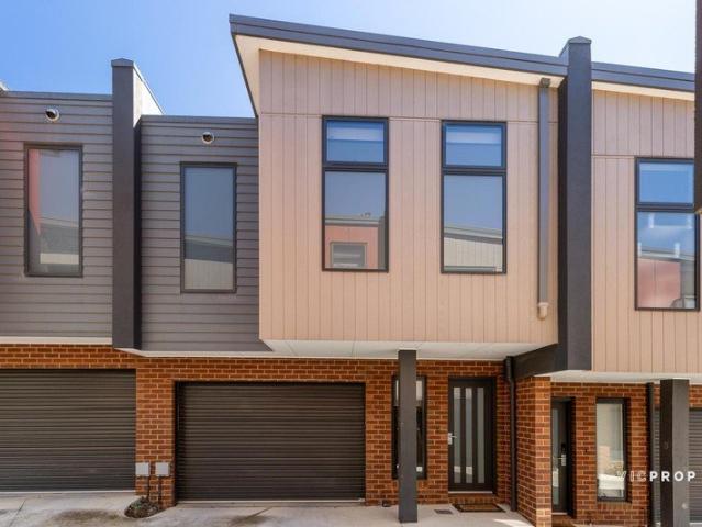 Townhouse for sale in Lilydale, Melbourne