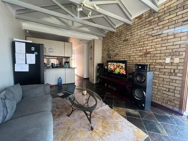 Townhouse for sale in Bloemfontein, Mangaung Metropolitan Municipality