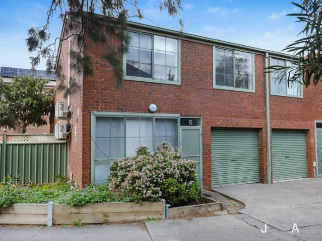 Townhouse for rent in Camerons Creek, Victoria