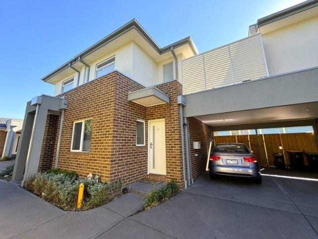 Townhouse for rent in Reservoir, Melbourne