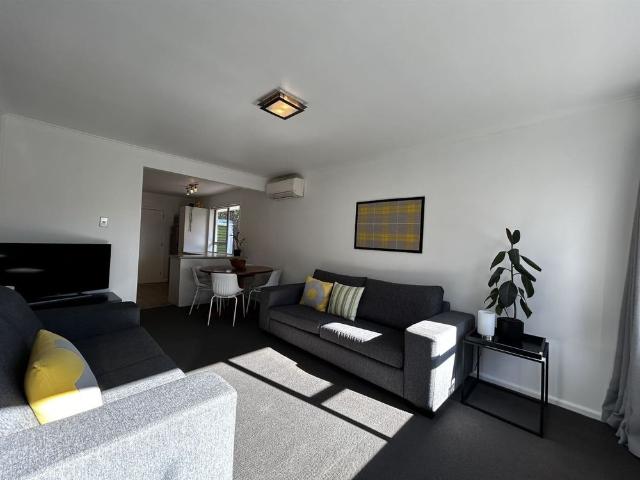 Townhouse for rent in Saint Albans, Canterbury