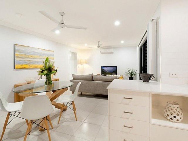 Townhouse for rent in Currumbin Waters, Gold Coast City