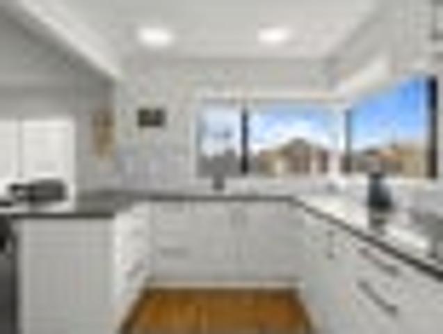 House for sale in Chaslands, Canterbury