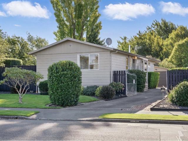House for rent in Chaslands, Canterbury