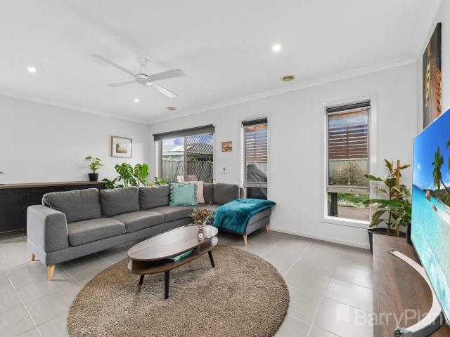 House for rent in Pennyroyal, Melbourne