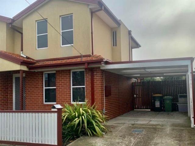 Townhouse for rent in Camerons Creek, Victoria
