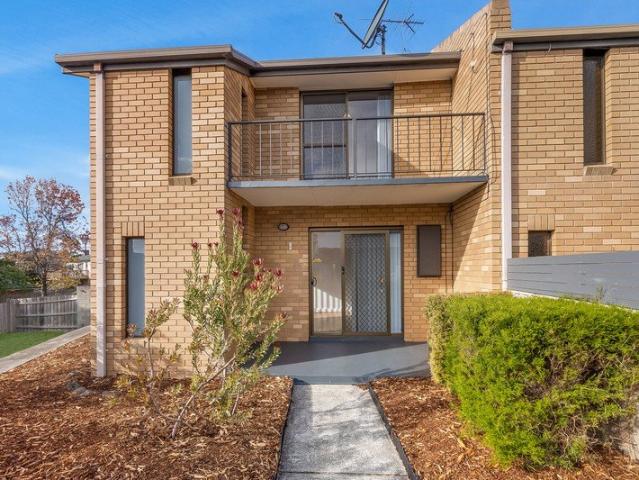 Townhouse for rent in Hobart, Tasmania