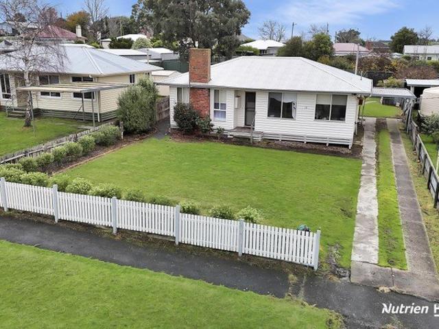 House for sale in Casterton, Victoria