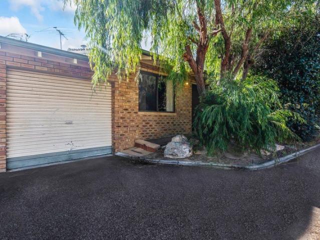 Villa for sale in Como, Western Australia