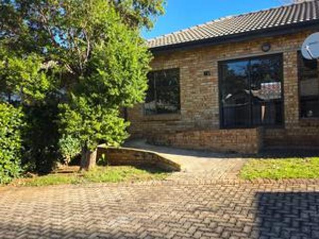 Townhouse for sale in Nooitgedacht, Gauteng
