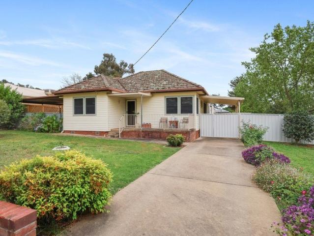 House for rent in Kooringal, Wagga Wagga City Council
