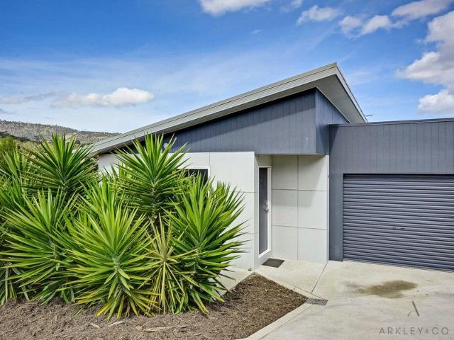 House for sale in Geilston Bay