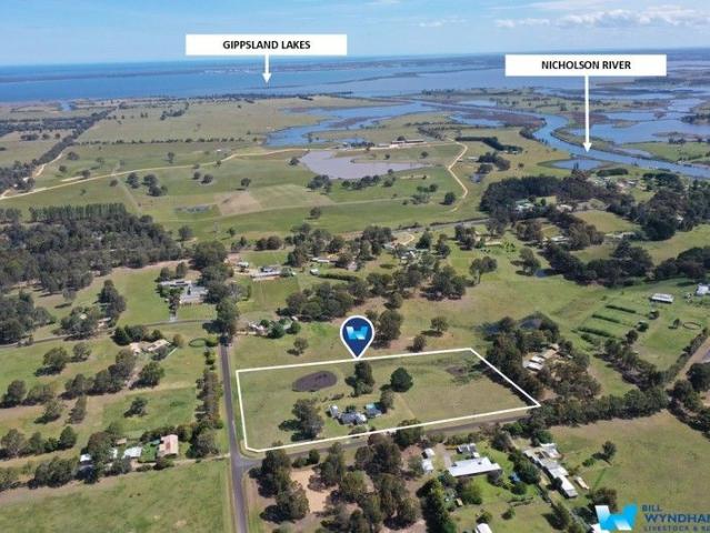 Cottage for sale in Nicholson, Victoria