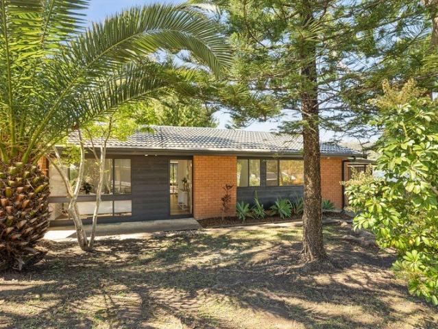 House for sale in Wyoming, Gosford