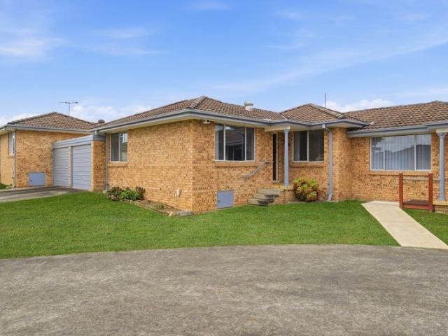 Villa for sale in Macquarie Fields, Sydney