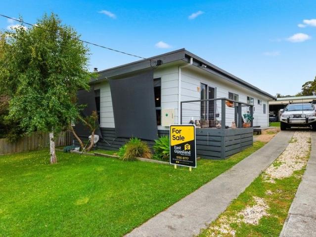 House for sale in Lakes Entrance, Victoria