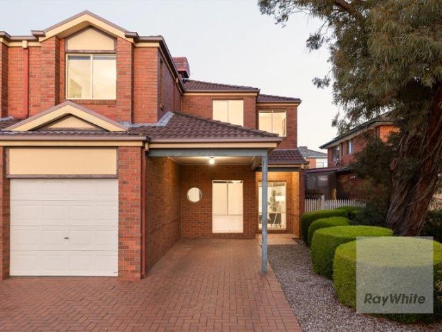 Townhouse for sale in Botanica Park, Melbourne