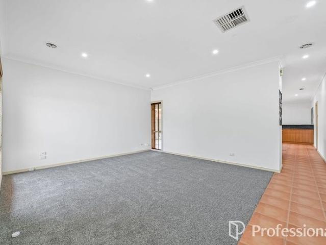 House for rent in Caroline Springs, Melbourne