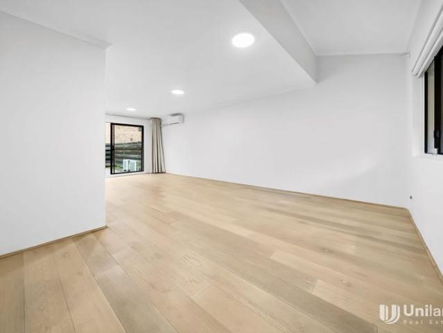 Townhouse for rent in Sydney, New South Wales