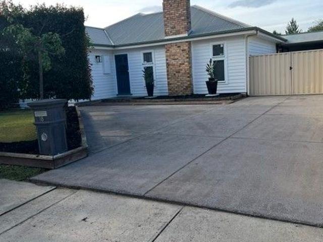House for rent in Keilor East, Victoria